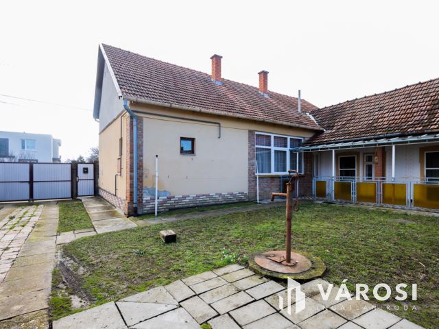 Tágas terek, jó szerkezet, belváros közeli lokáció