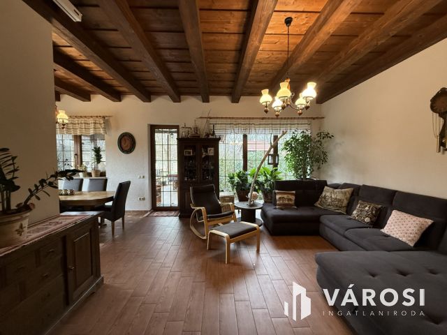 Álombirtok Pesthez közel Őrbottyányon
