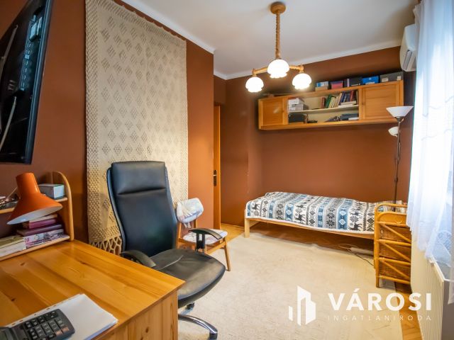 Kertvárosi nappali+2 szobás gyönyörű lakás