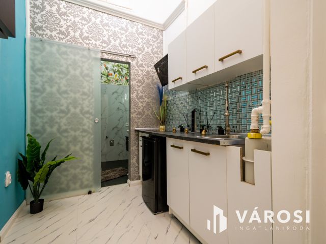 Befektetésnek ideális lakás a 6. kerület szívében