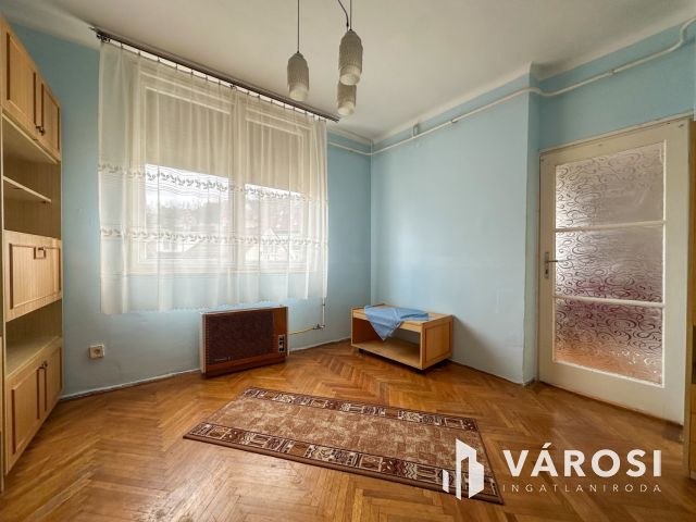 Munkás úton 2 szobás, erkélyes lakás eladó!