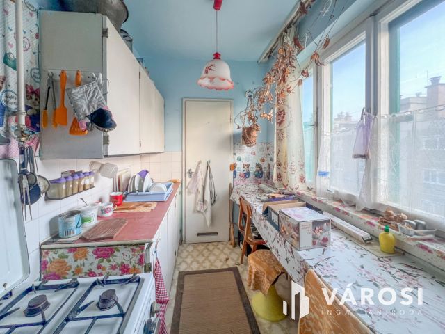 2 szobás felújítandó lakás, saját kazánnal