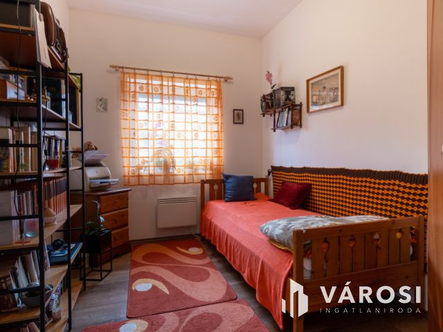 Két lakrészes családi ház Szabadifürdőn