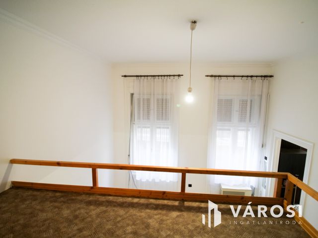 Galériás lakás kiadó a Kálvin tér közvetlen közelében