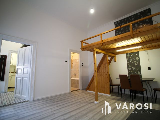 Galériás lakás kiadó a Kálvin tér közvetlen közelében