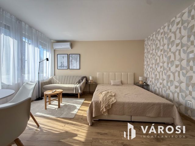 Belvárosban 1 szobás, igényes lakás kiadó!