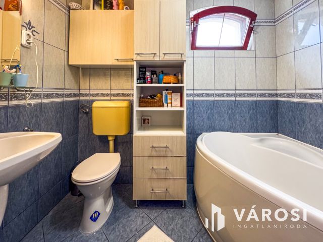 Gyönyörű sorház a Vár szomszédságában