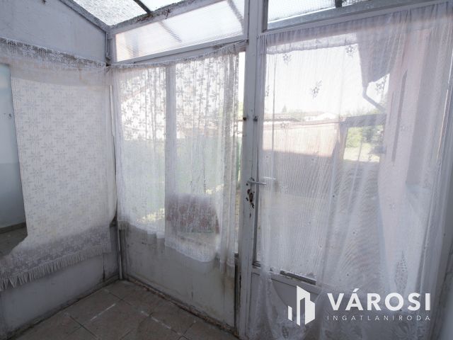 Kis ház keresi vállalkozó kedvű lakóját
