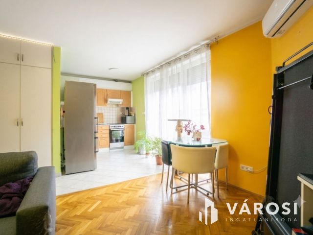 Tégla garzonlakás a Marcal II-n