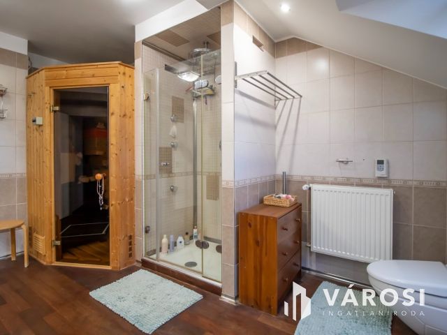 Igényes, belvárosi, 5 szobás lakás