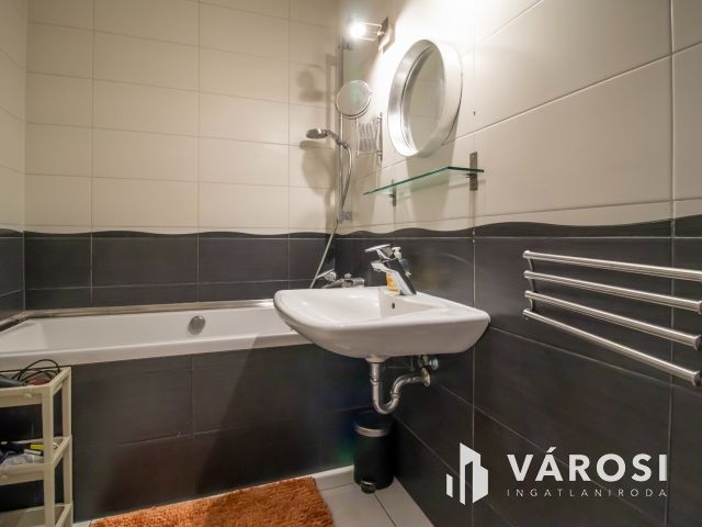 Igényes, belvárosi, 5 szobás lakás