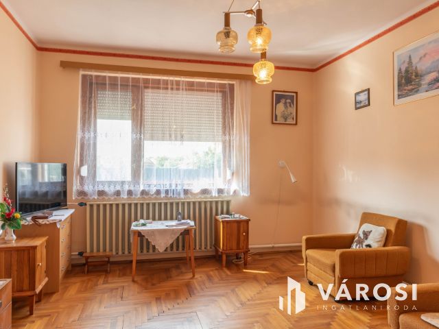 2 szobás családi ház Doboz szélső utcájában
