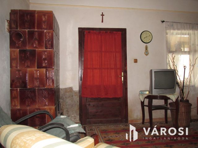 Egy csendes kis faluban az erdő mellett