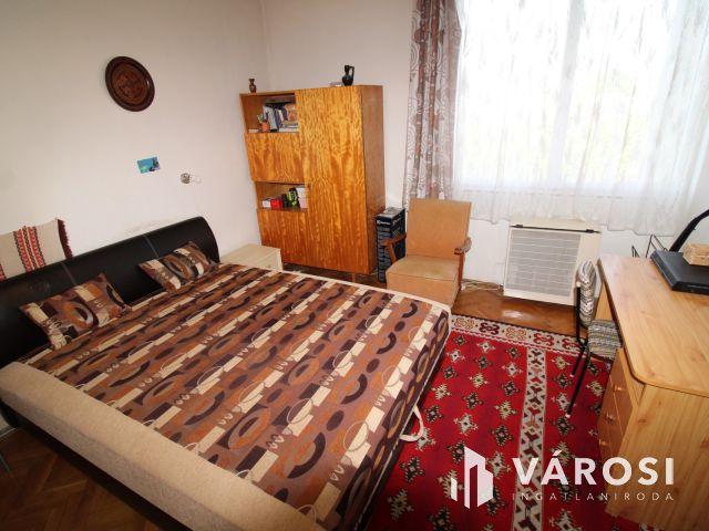 2 szobás, erkélyes, tégla lakás a Budapest körúton.