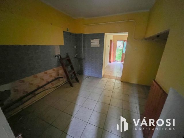 Felújítandó sorház természetközeli helyen!