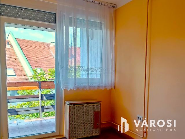 3X2! 2 szoba, 2 erkély, 2 percre a belvárostól.