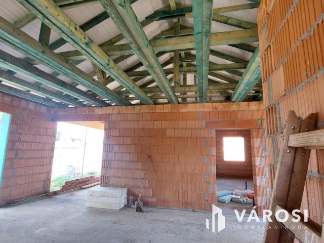 Kicsi lakópark- új házak Debrecen északnyugati részén