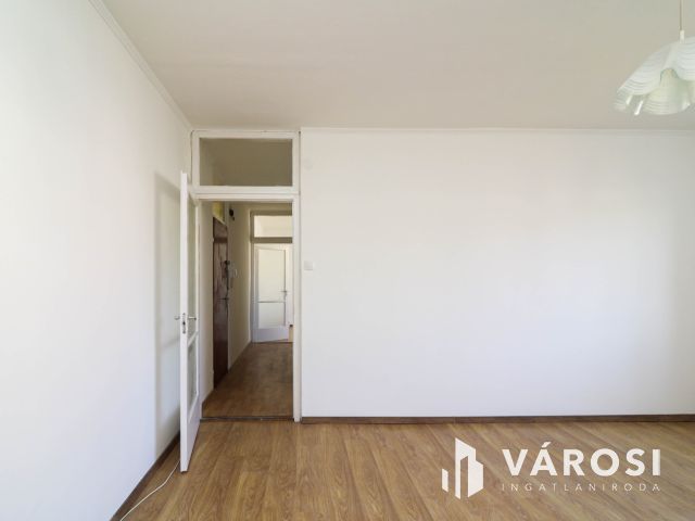 Kiadó egy panel lakás a Kazinczy-lakótelepen