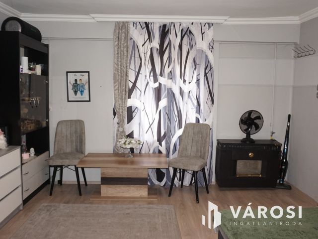 Tágas téglaház a Béke-telepen