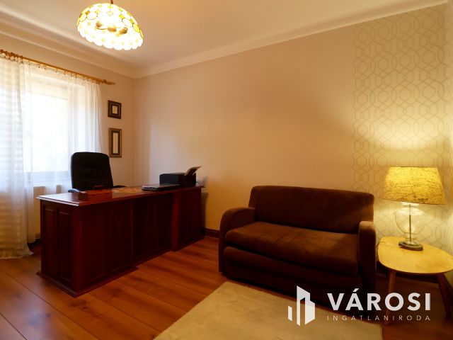 Pazar otthon, botanikus kerttel