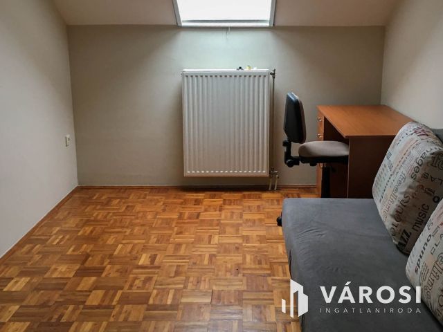 Napfényes, panorámás nappali+3 szobás lakás jó elrendezéssel