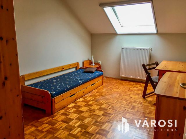 Napfényes, panorámás nappali+3 szobás lakás jó elrendezéssel