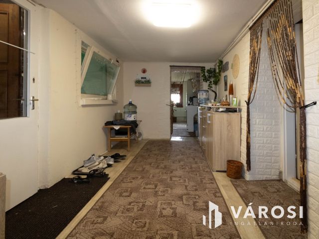 Kiváló Befektetés – Teljesen Működő Baromfitelep Eladó!
